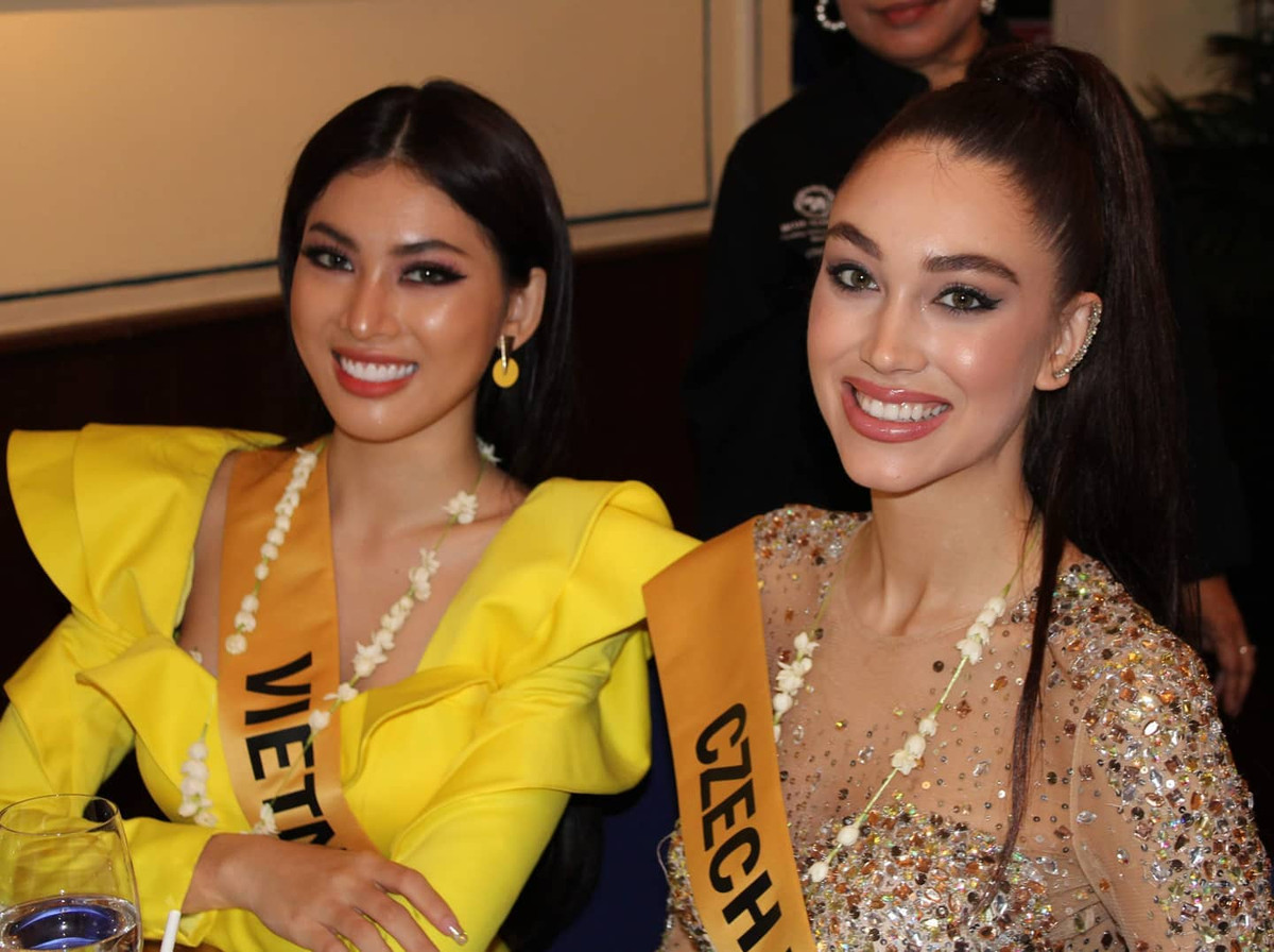 Đại diện Việt Nam liên tục kêu gọi bình chọn cho một số phần thi thuộc khuôn khổ cuộc thi.