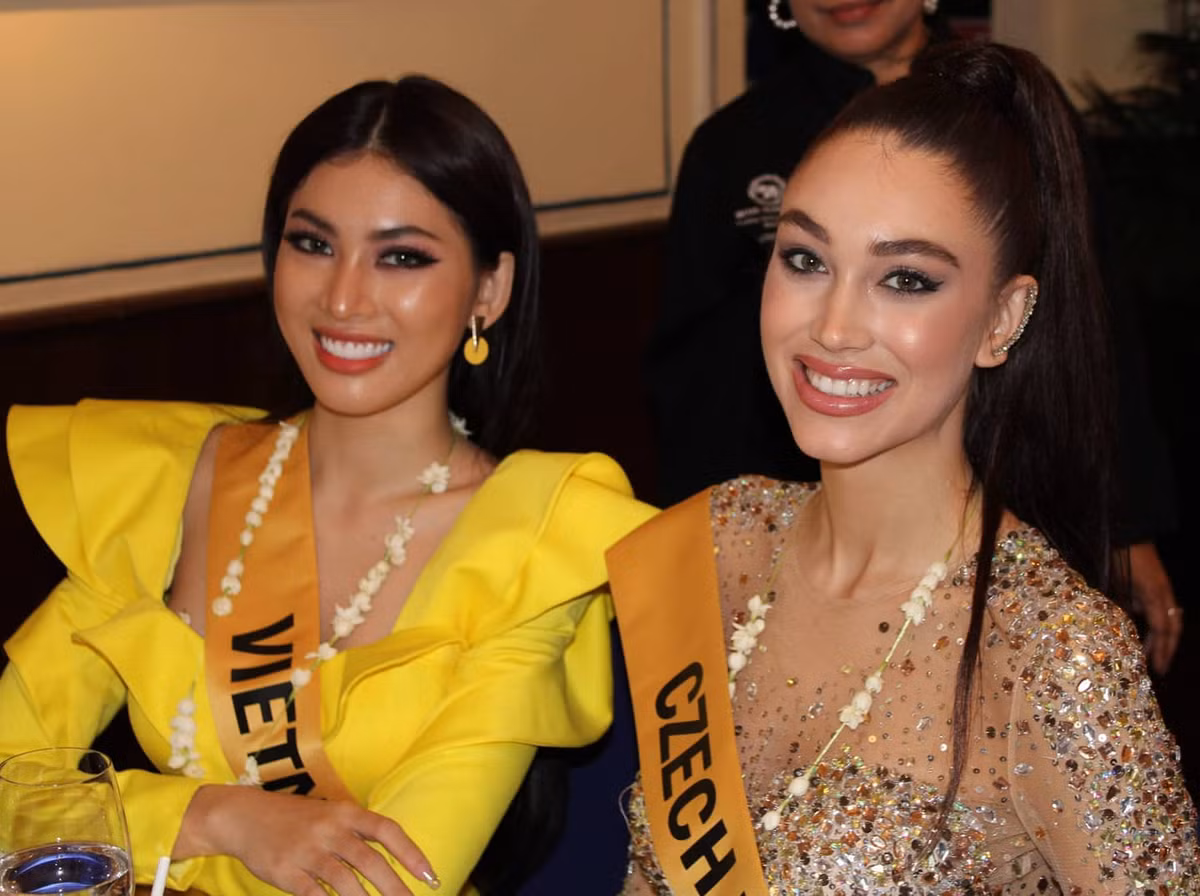 Đại diện Việt Nam liên tục kêu gọi bình chọn cho một số phần thi thuộc khuôn khổ cuộc thi.