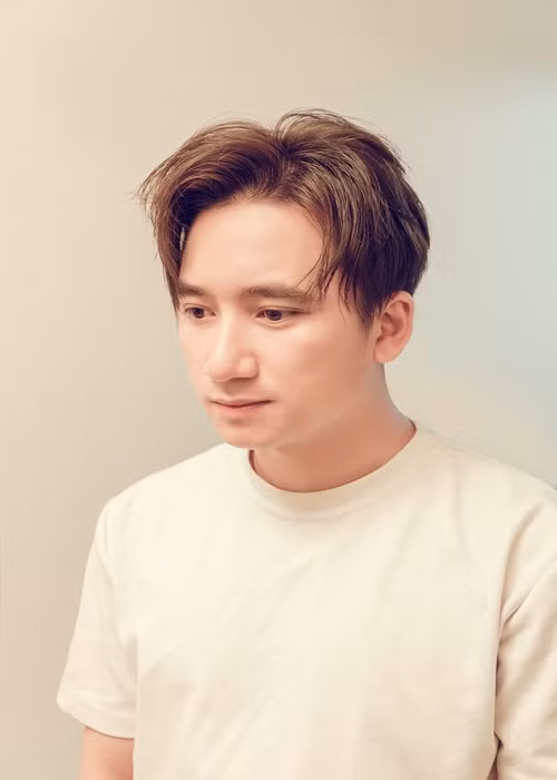 Lời bài hát thực sự mộc mạc, nhẹ nhàng, gần gũi cộng với phần nhạc cảm xúc giúp “Nước ngoài” chạm tới trái tim người nghe. Thậm chí, nhiều người Việt tại Hàn Quốc bật khóc khi nghe bài hát của Phan Mạnh Quỳnh.