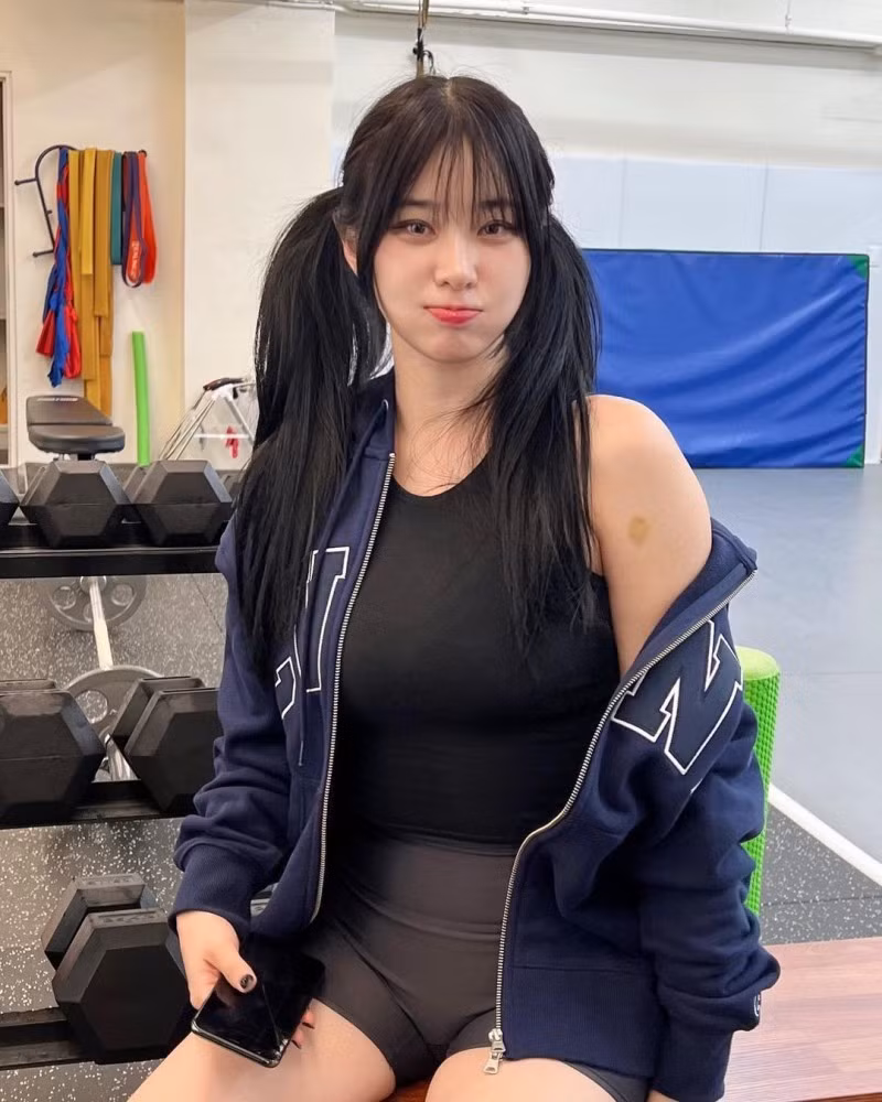 Sự xuất hiện của Kim Woo Hyun trên trang bìa Maxim nhanh chóng tạo sức hút lớn. Cô còn được ca ngợi là nữ thần mới của tạp chí đàn ông Hàn Quốc.