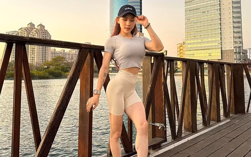 Hiện tại, Alisa là một vận động viên kiêm người mẫu thể hình.