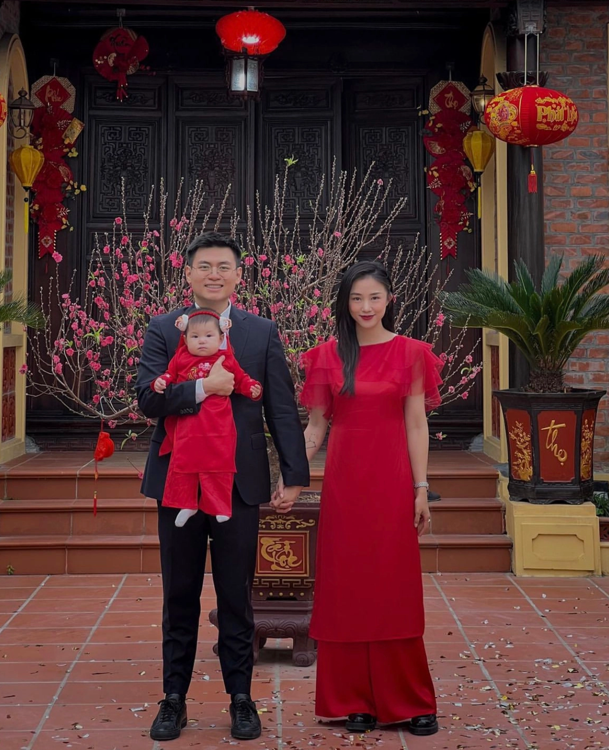 Như vậy tính "sương sương", Salim và ông xã thiếu gia sẽ tốn hơn 100 triệu đồng/năm nếu định cho Pam đi học ở trường mầm non này.