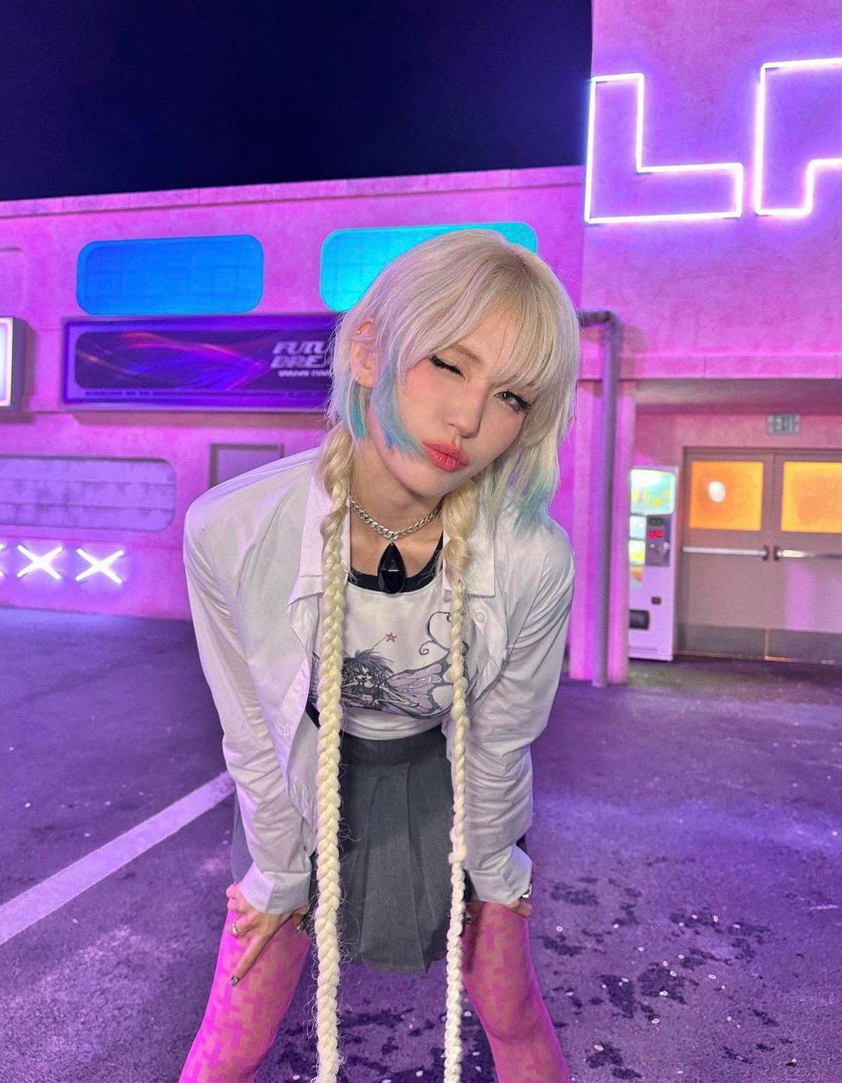 Hot girl lai này cao 1m70, cân nặng luôn giao động dưới 50kg, vóc dáng thon gọn, săn chắc, nuột nà, chuẩn như "búp bê sống".