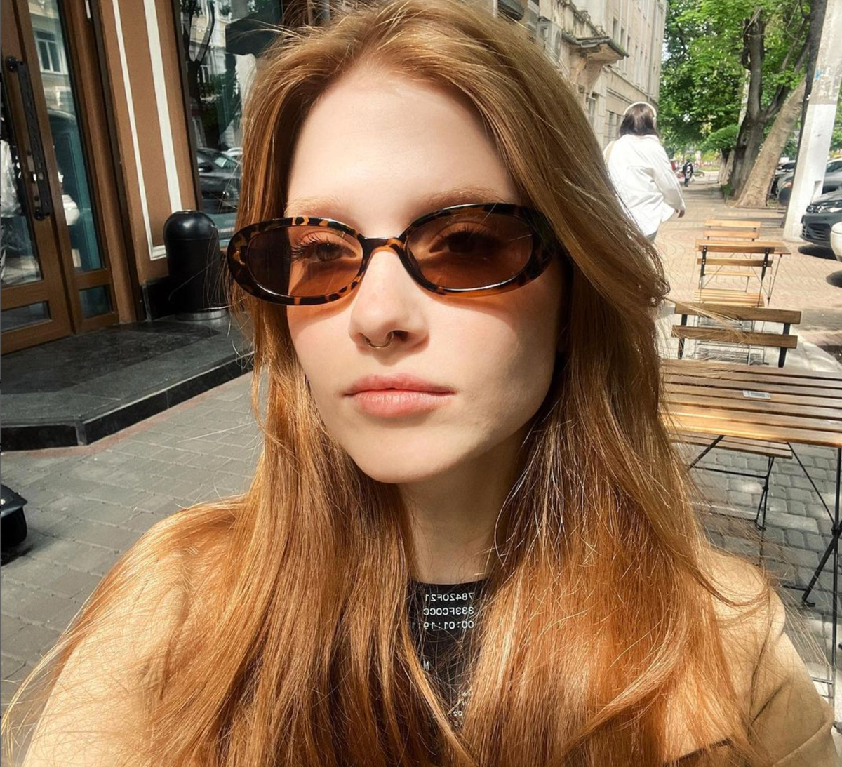 Cô nổi tiếng và thu hút hàng triệu người theo dõi trên các nền tảng mạng xã hội nhờ vẻ ngoài xinh đẹp, vóc dáng nóng bỏng.