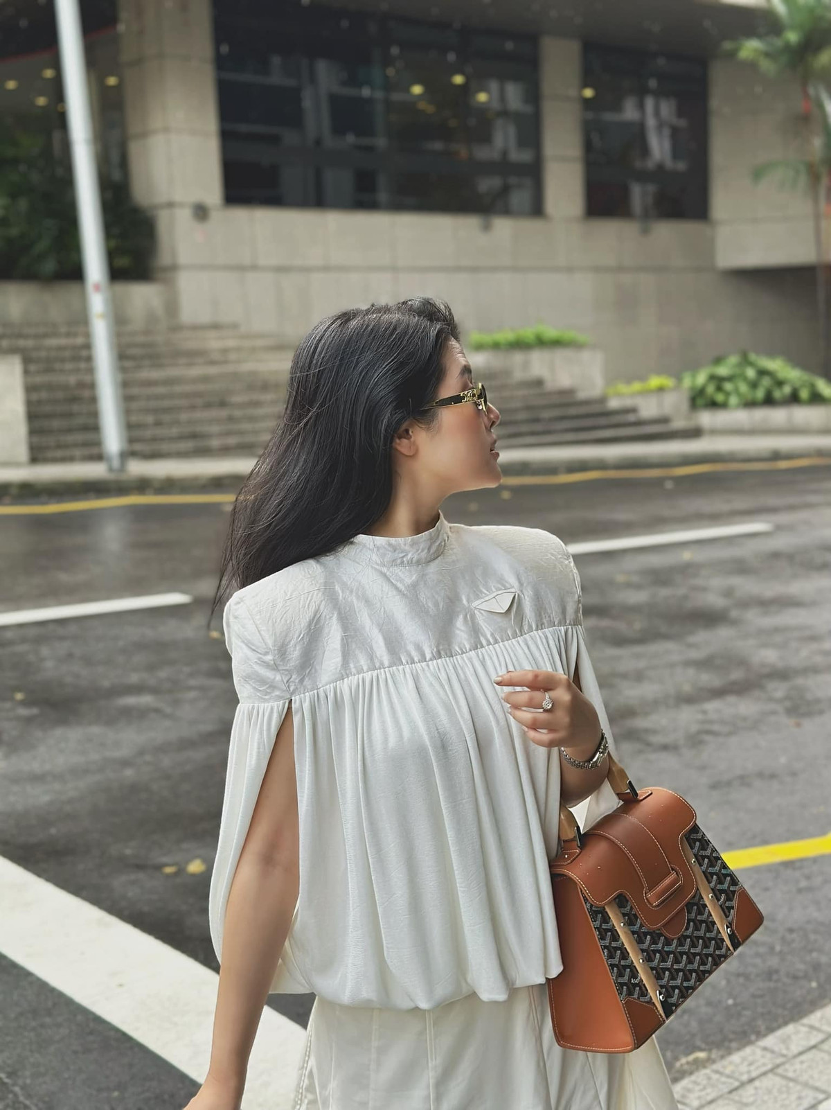 Ngoài những lúc chỉn chu khi lên sóng, Hải Vân ngoài đời có gu thời trang sành điệu.