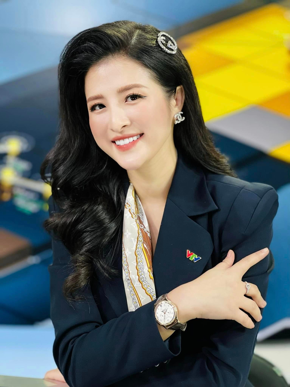  BTV Hải Vân là gương mặt quen thuộc trên các bản tin tài chính, kinh doanh, y tế của Trung tâm tin tức VTV24.