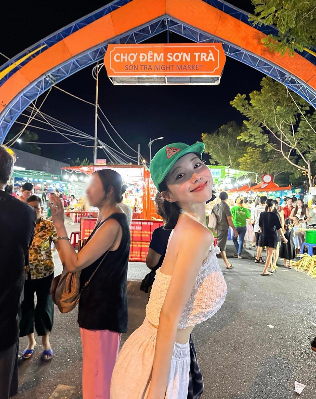 Mới đây, người đẹp xứ Hàn có chuyến du lịch đến Đà Nẵng và Nha Trang để nghỉ dưỡng cùng bạn bè và gia đình để tái tạo năng lượng.