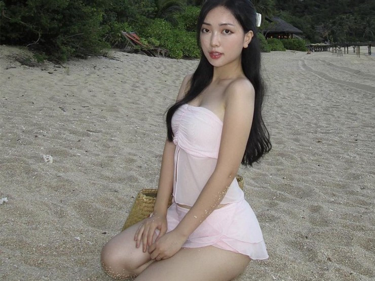 Hot girl Bắc Giang được yêu thích nhờ sở hữu gương mặt sáng, đôi mắt to cùng vóc dáng cân đối.