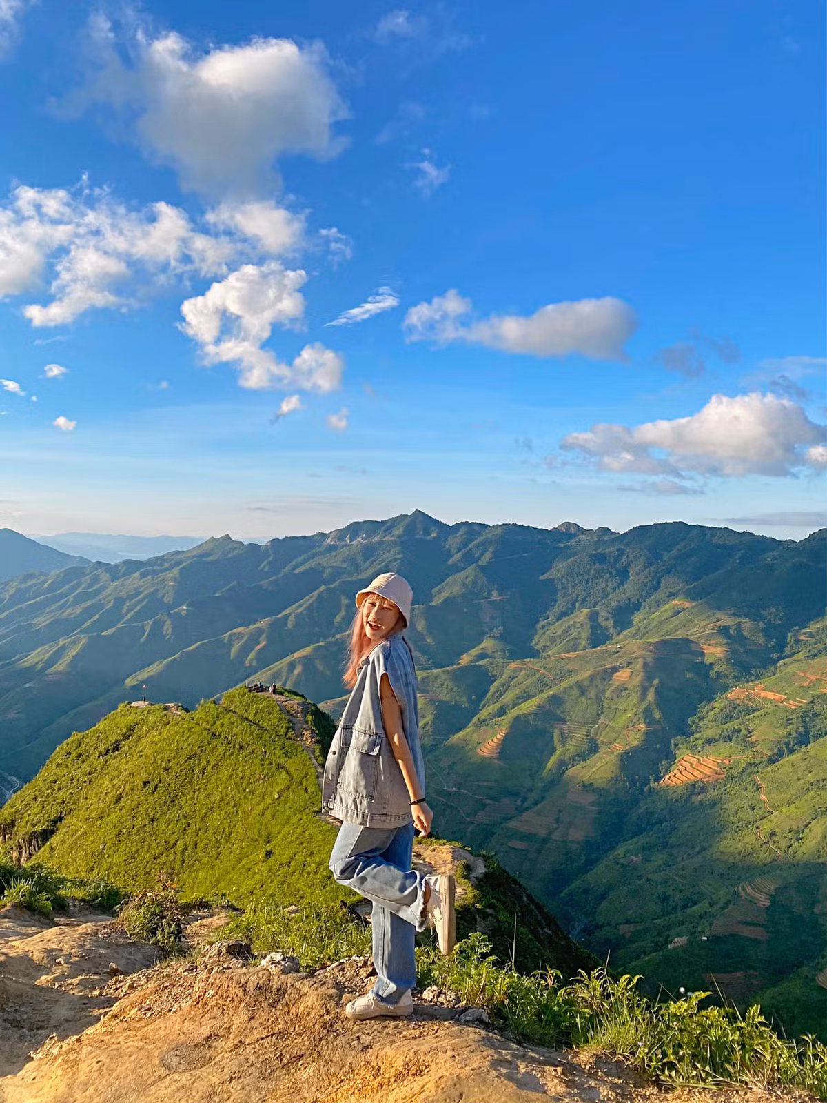 San may Ta Xua dip cuoi tuan va loat “kiep nan” hai huoc