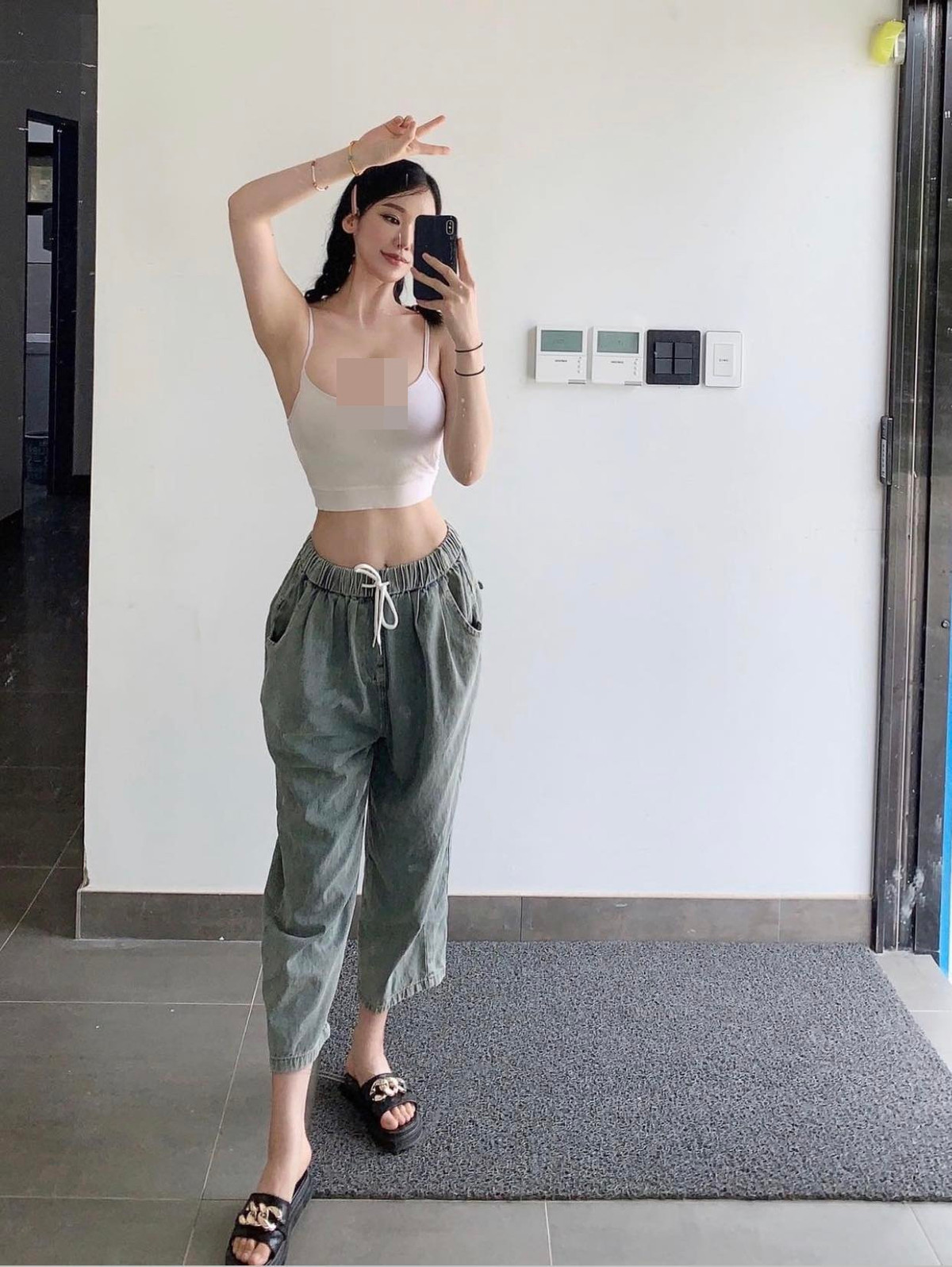 Rất nhiều cô gái trẻ ấn theo dõi Park Hyun-yi vì muốn được cô nàng truyền cảm hứng cho, họ hi vọng một ngày nào đó có thể sở hữu vẻ đẹp như hot girl Hàn Quốc.