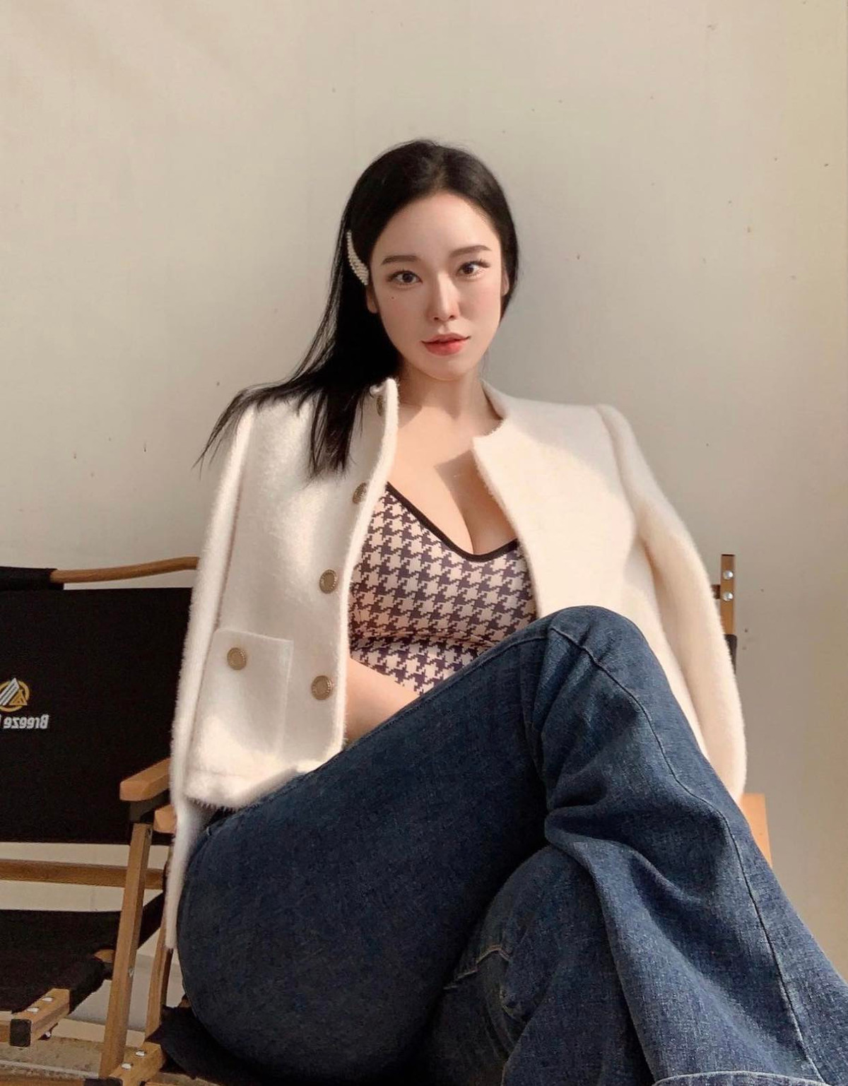 Park Hyun-yi chăm chỉ tập gym cùng một chế độ dinh dưỡng khoa học nên cô nàng sở hữu thân hình đồng hồ cát siêu quyến rũ.