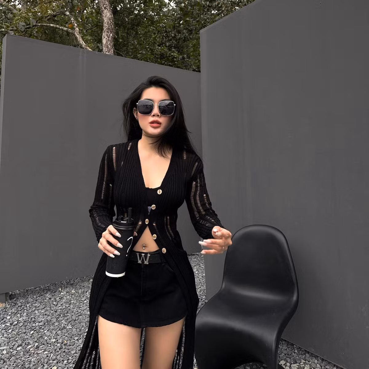 Trên trang cá nhân, Vòng Phối thường xuyên đăng tải khoảnh khắc hạnh phúc bên chồng và cô con gái gần 4 tuổi cùng gia đình nội ngoại đôi bên.