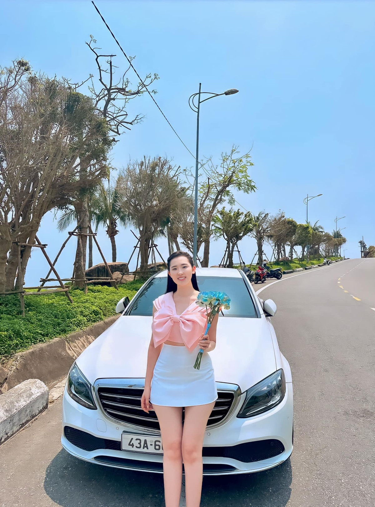 Cô nàng còn được biết đến với biệt danh "Lưu Diệc Phi Đà Nẵng" nhờ gương mặt thanh tú, thần thái kiêu kì và làn da trắng.