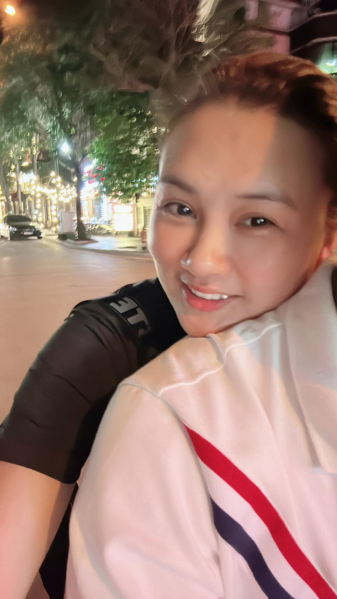 Ngoài ra, rất nhiều bình luận khen ngợi Kim Huệ giữ được vẻ đẹp và thân hình cân đối dù đã nghỉ thi đấu từ nhiều năm nay. Ảnh: FBNV