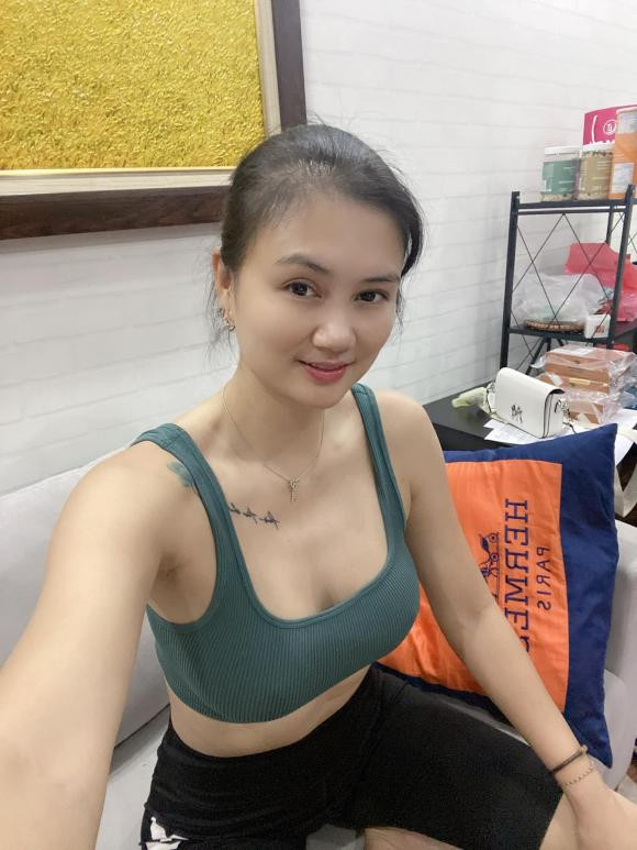 Hiện tại Kim Huệ tập trung vào công việc kinh doanh hơn sau khoảng thời gian không mấy suôn sẻ với bóng chuyền ở công tác huấn luyện.