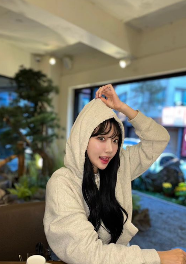 Nổi bật nhất, E Dayeon hé lộ điều kiện kết hôn cực sốc, cô sẽ đồng ý kết hôn nếu chàng trai đó có sẵn 2,4 tỷ won (gần 44 tỷ đồng) trong tài khoản để có thể đảm bảo cuộc sống.