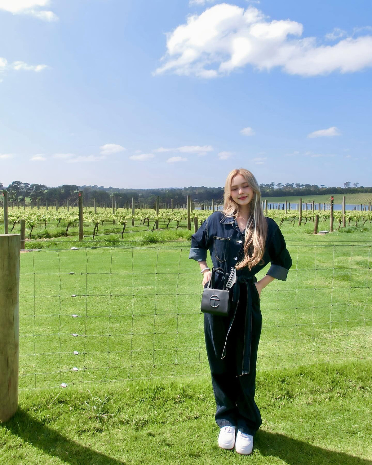 Mới đây, vợ chồng Xoài Non có chuyến du lịch tại Úc, cặp đôi chia sẻ nhiều khoảnh khắc lên MXH.