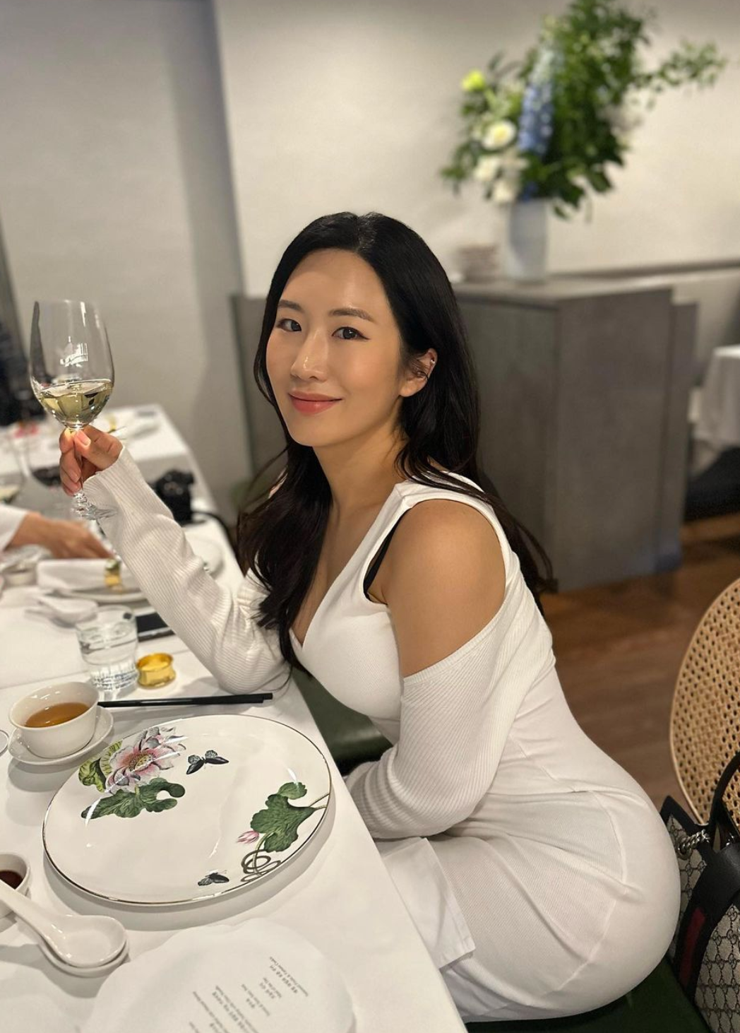 Người đẹp 8X hiện đang làm việc và sinh sống tại Seoul, là một trong những chuyên gia dinh dưỡng và sắc đẹp có lượng người hâm mộ rất lớn, lên đến hơn 130 ngàn người.