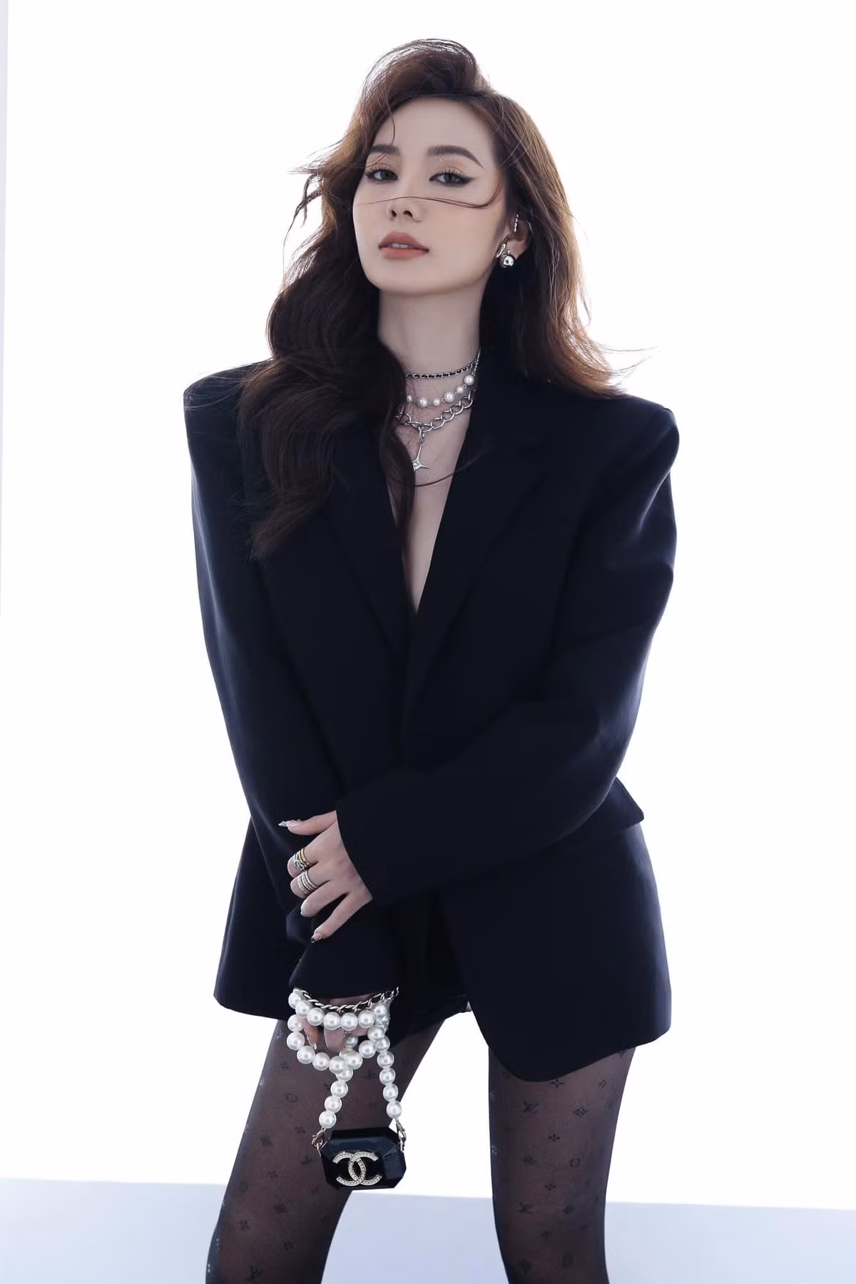 Hoàng Kim Chi quê Quảng Trị, là nữ giám đốc của một thương hiệu về sản phẩm chăm sóc tóc.