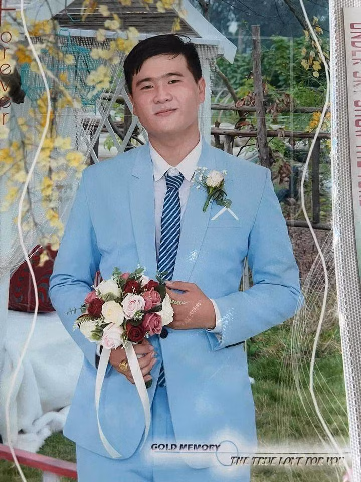 Tuy nhiên mới đây, một cặp đôi cô dâu chú rể phải lên MXH kêu ca với bộ ảnh cưới thảm họa khi nhờ bạn của bố chụp ảnh.