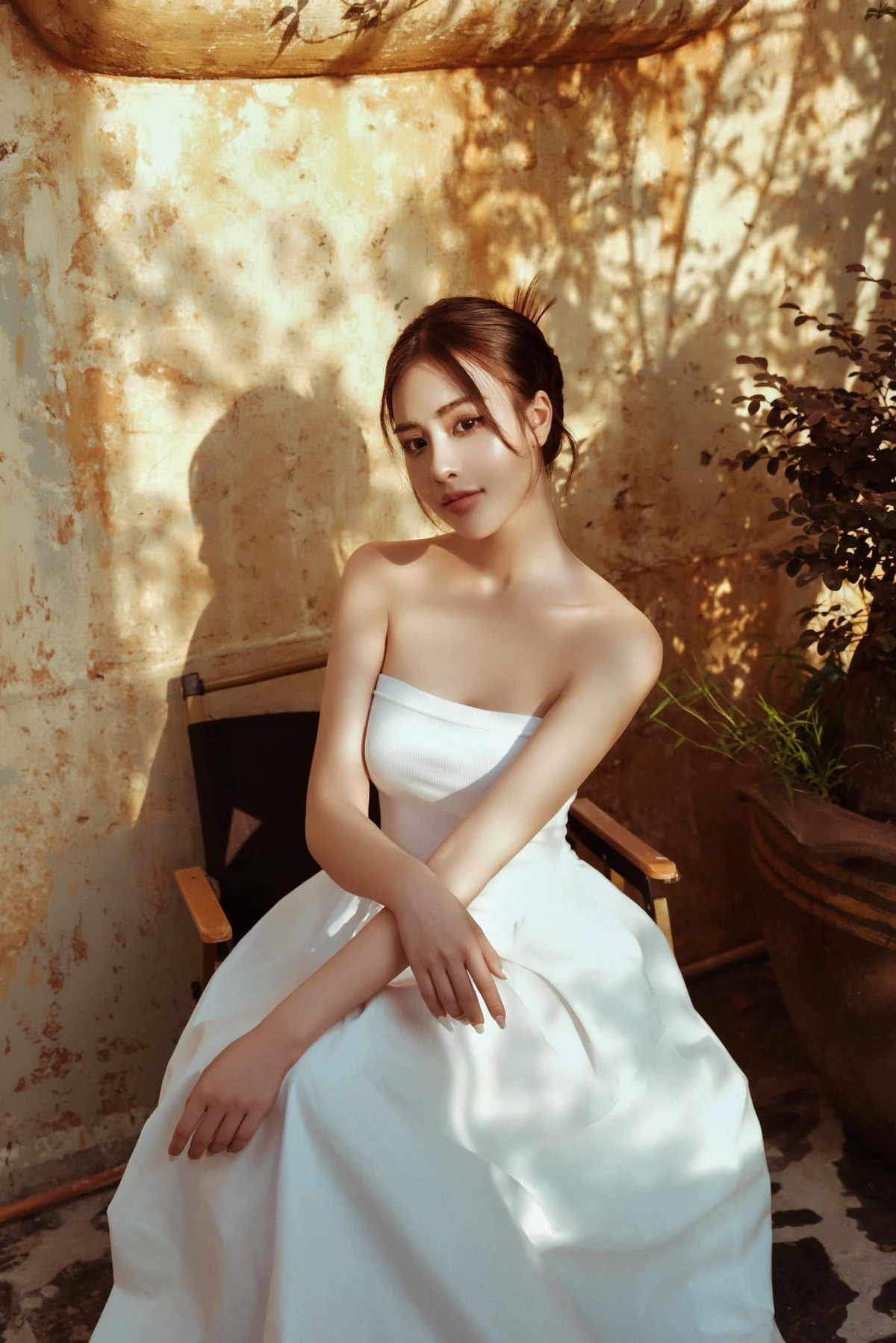 Ngoài đời, Cao Trang sở hữu gu ăn mặc gợi cảm. Cô cũng chuộng diện váy áo kín đáo, thanh lịch.