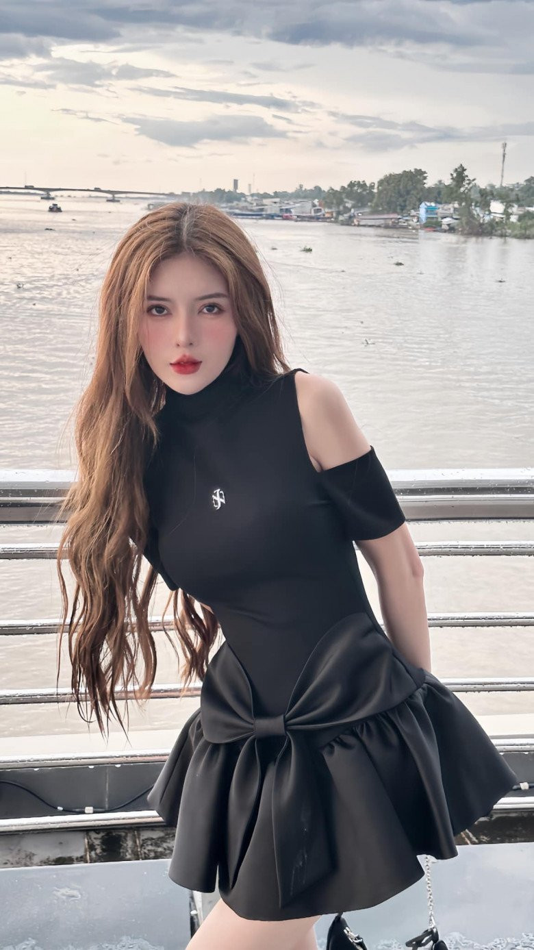 Tuy nhiên không ít người bất ngờ khi gái xinh gốc Khánh Hoà sở hữu cái tên rất độc lạ là Nguyễn Thị Lượm.