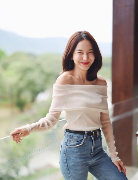 Nick Chatchada sinh ngày 8/10/1996. Hot girl này nhận được lượng follow "khủng" trên mạng xã hội nhờ gương mặt khả ái cùng vóc dáng chuẩn đẹp.