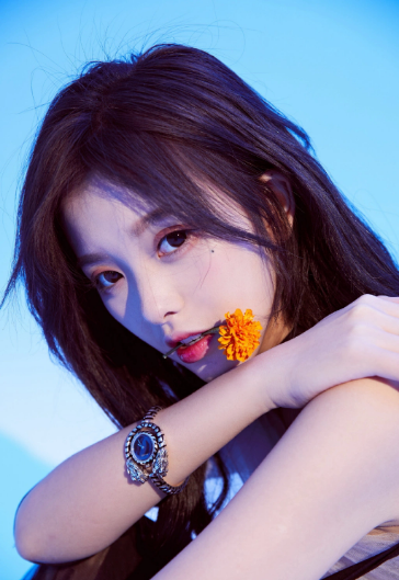 Với vẻ ngoài xinh đẹp, ngũ quan thanh tú cùng với giọng nói ngọt ngào, Bành Thập Lục rất nhanh chóng chiếm được cảm tình của khán giả.