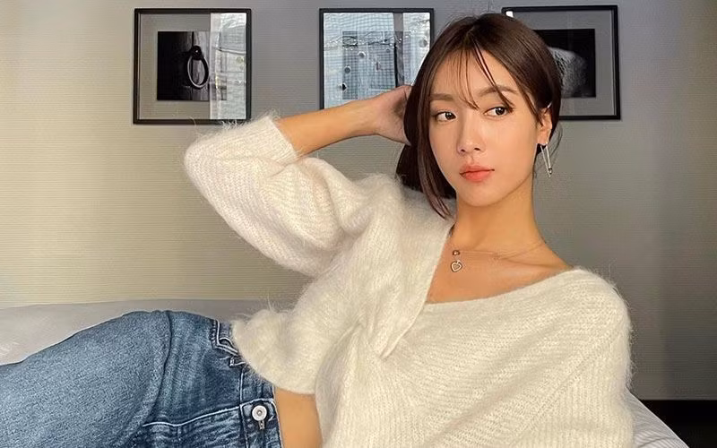 Hot girl Hàn Quốc này được biết đến với vai trò là fashionista, beauty blogger.