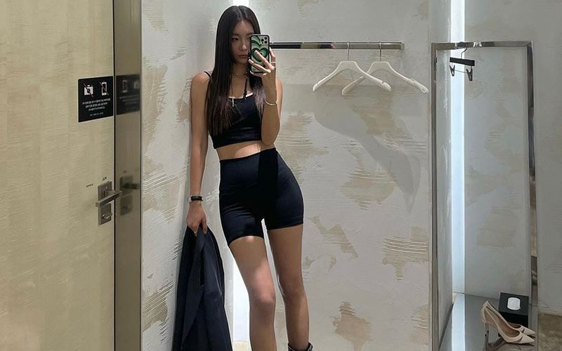 Yeli có phong cách thời trang phóng khoáng nhưng cũng chừng mực.