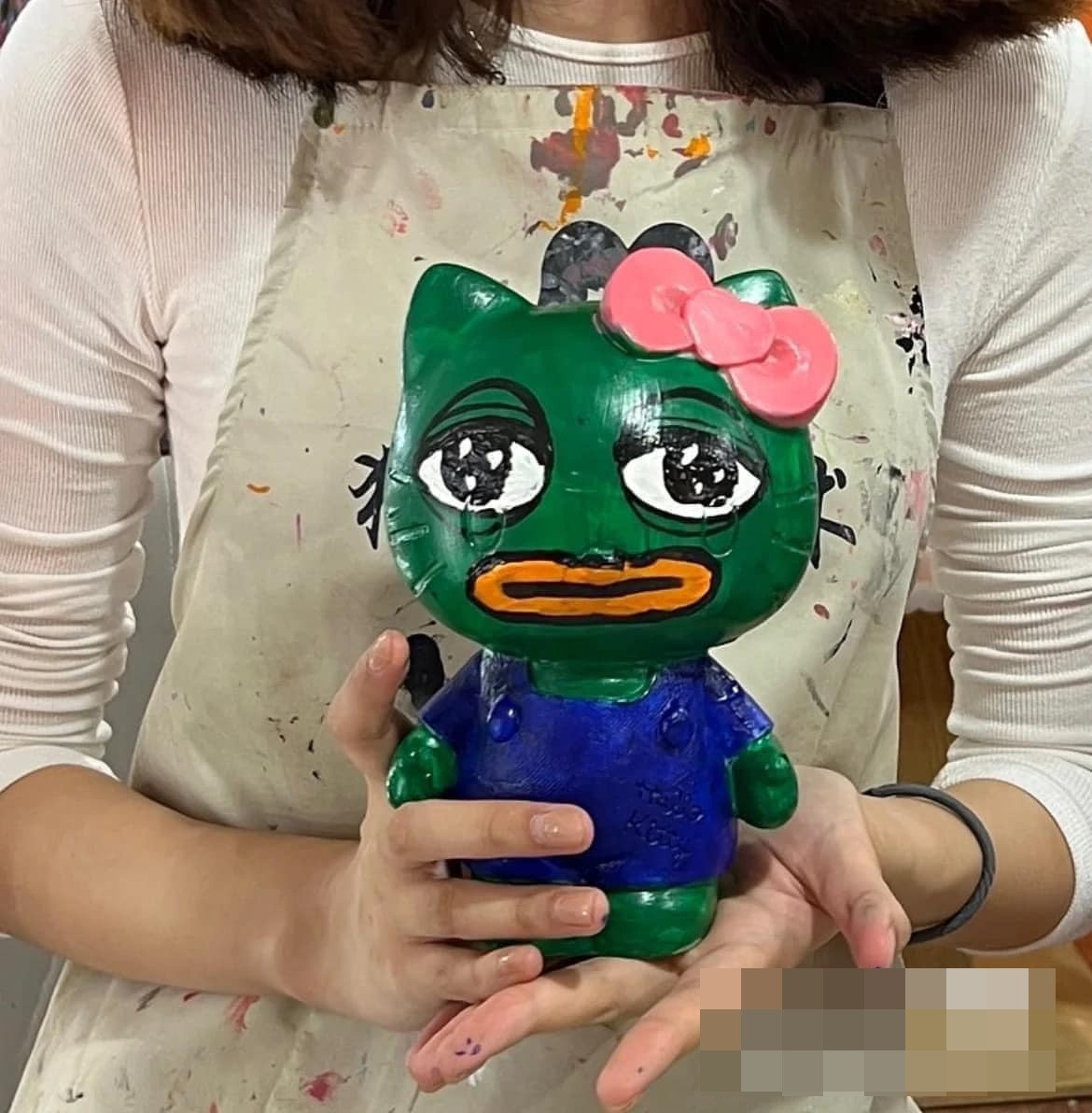 Những bức tượng thảm hoạ sau khi chia sẻ lên MXH đã làm cư dân mạng không khỏi bật cười.