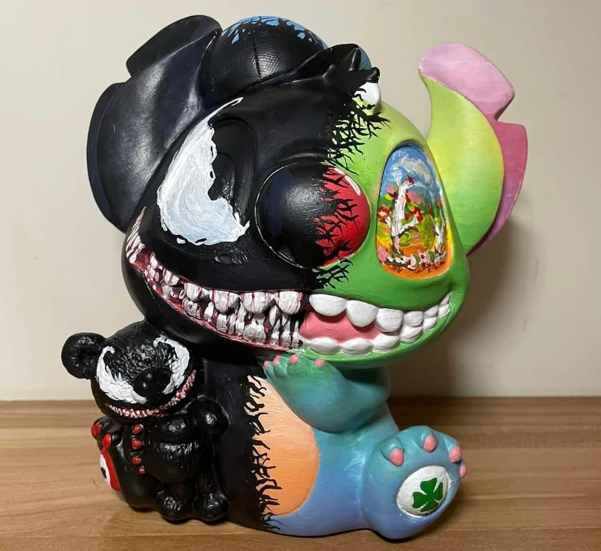 Trò chơi tô tượng bất ngờ trở thành "hot trend" thời gian gần đây, tại các quán cafe đều bổ sung dịch vụ này cho giới trẻ.