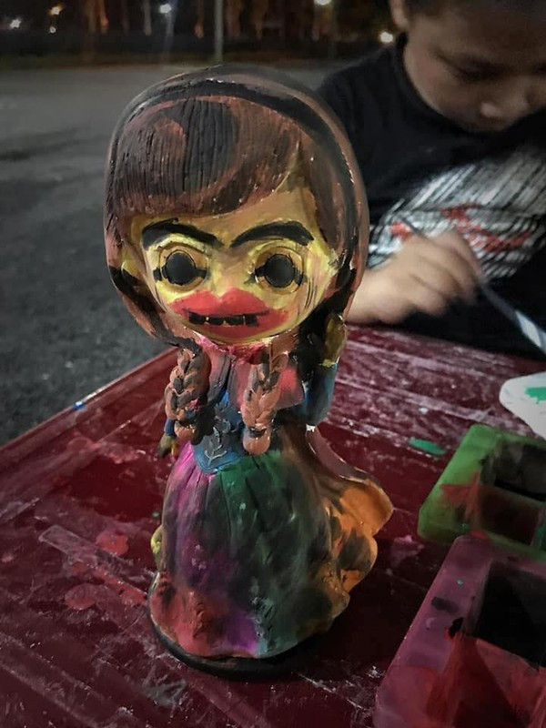 Tô tượng vừa là cách để bạn rèn luyện khả năng tập trung, thư giãn đầu óc, "đánh bay" những áp lực, suy nghĩ tiêu cực trong cuộc sống.