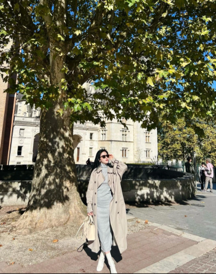 Chu Thanh Huyền có phong cách ăn mặc nữ tính. Sở hữu sắc vóc xinh đẹp nên cô không ngần ngại trưng diện nhiều trang phục.