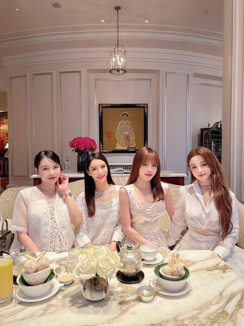 “Hot girl 50 ty” lo voc dang tron vo sau khi “len phuong“