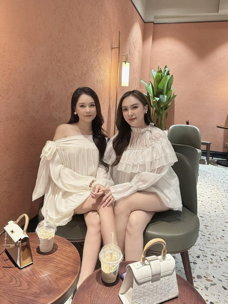 Cư dân mạng nhanh chóng đổ dồn sự chú ý vào ngoại hình khác lạ của hot girl đời đầu này cho rằng cô tăng cân đáng kể.