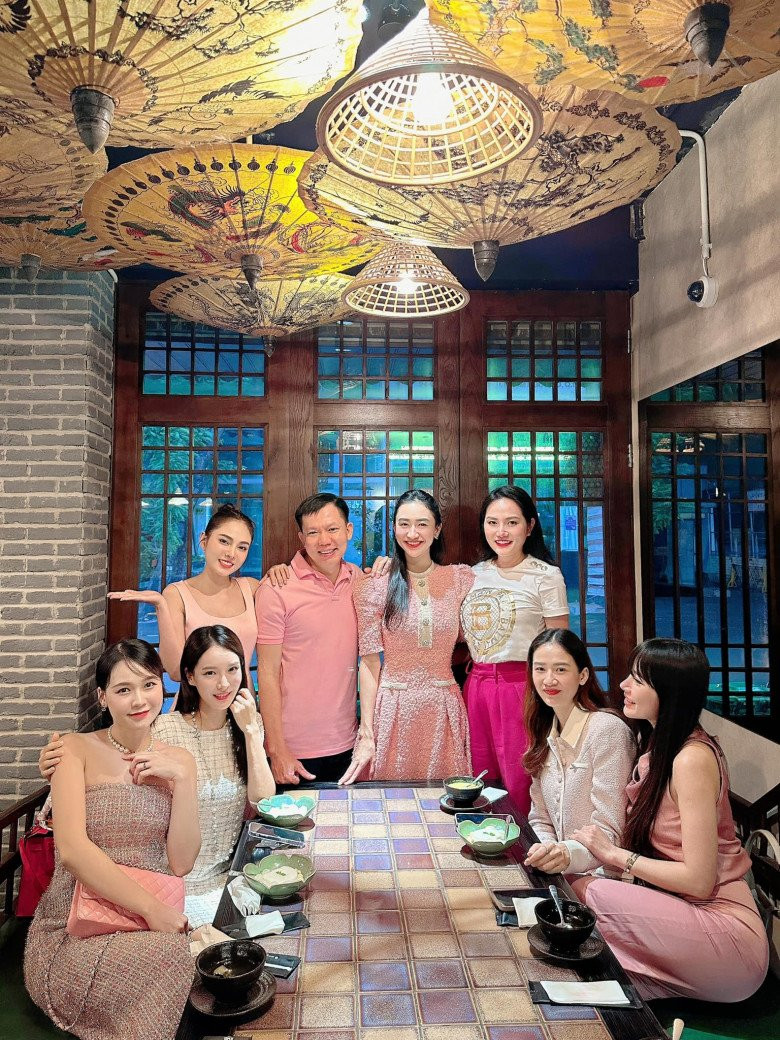 Trước đó, Sam cũng gây xôn xao khi liên tiếp lộ diện với vẻ ngoài đầy đặn và mũm mĩm.