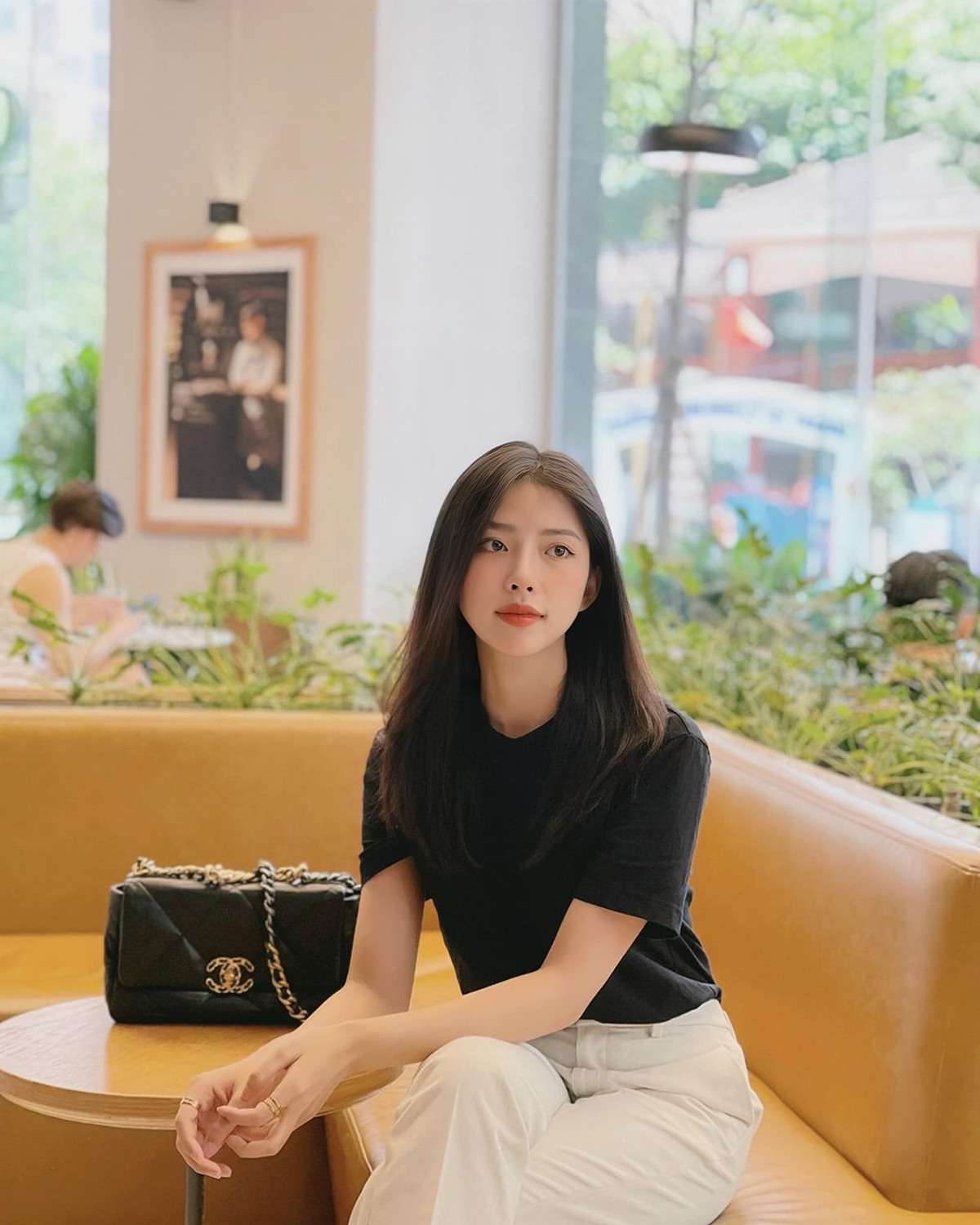 Huỳnh Khánh Vy hiện có được cuộc sống sang chảnh, sở hữu bộ sưu tập túi xách hàng hiệu.