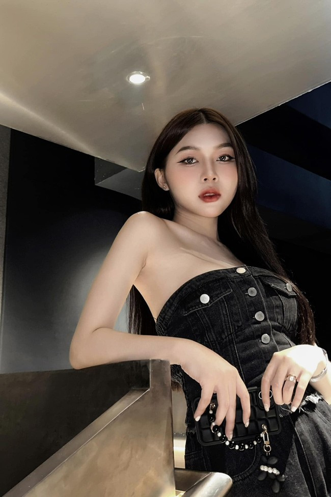 Bố mẹ cô thậm chí còn chủ động tìm hiểu về cộng đồng LGBT để có thể chấp nhận giới tính thật của con mình.