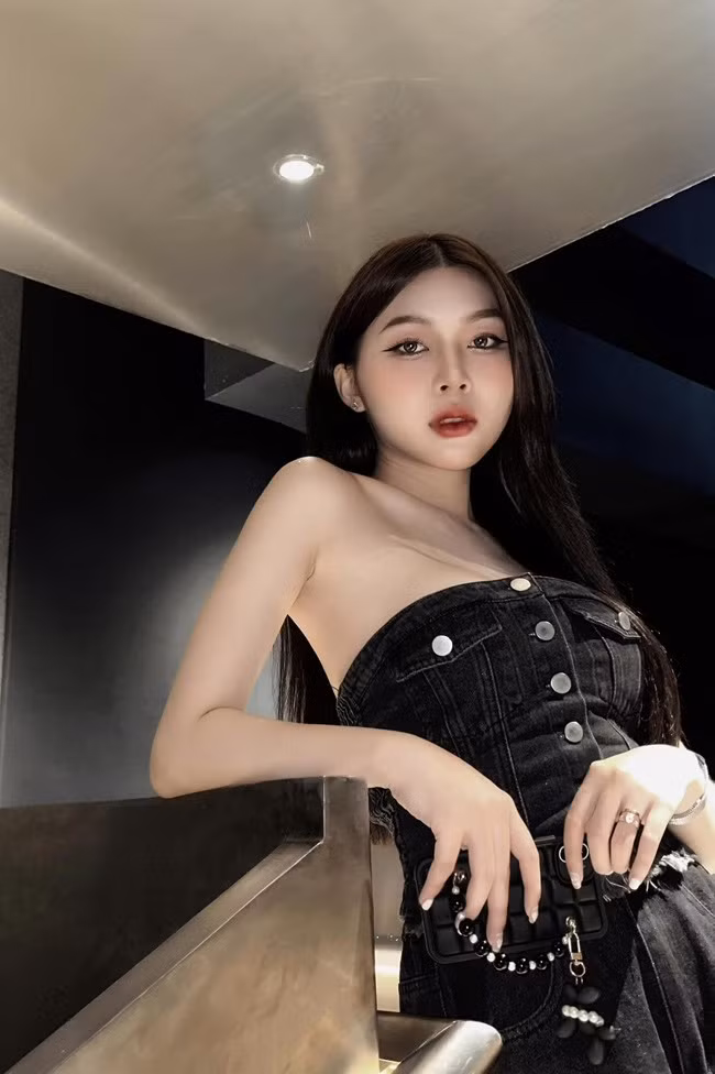 Bố mẹ cô thậm chí còn chủ động tìm hiểu về cộng đồng LGBT để có thể chấp nhận giới tính thật của con mình.