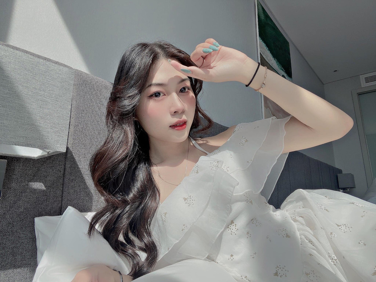 Hiện tại, Khánh An ở hữu sắc vóc gợi cảm và nuột nà.