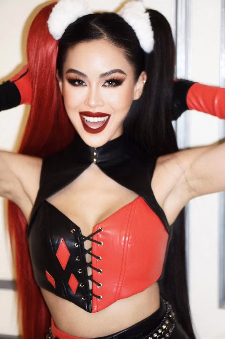 Tiên Nguyễn khoe vòng một đẫy đà và gợi cảm trong ngày Halloween năm nay khi cô diện trang phục khoe khéo đường cong cơ thể.