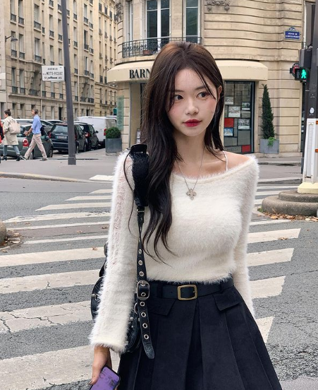 Ro Junghwa sinh ngày 12/12/1995 là hot girl Hàn Quốc sở hữu lượng người theo dõi "khủng".