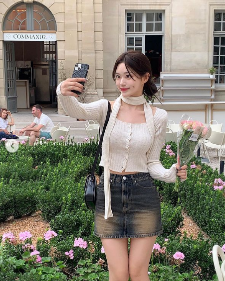 Ro Junghwa được mệnh danh là hot girl có chiếc má lúm đồng tiền đắt giá và ngọt ngào.