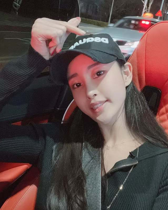 Trong những khuôn hình quảng cáo, cô càng tỏa sáng và nhận được sự ủng hộ nhiệt tình từ fans.