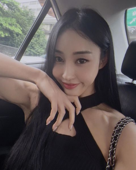 Cô thường xuyên đăng tải những hình ảnh cá nhân để chia sẻ cùng mọi người.