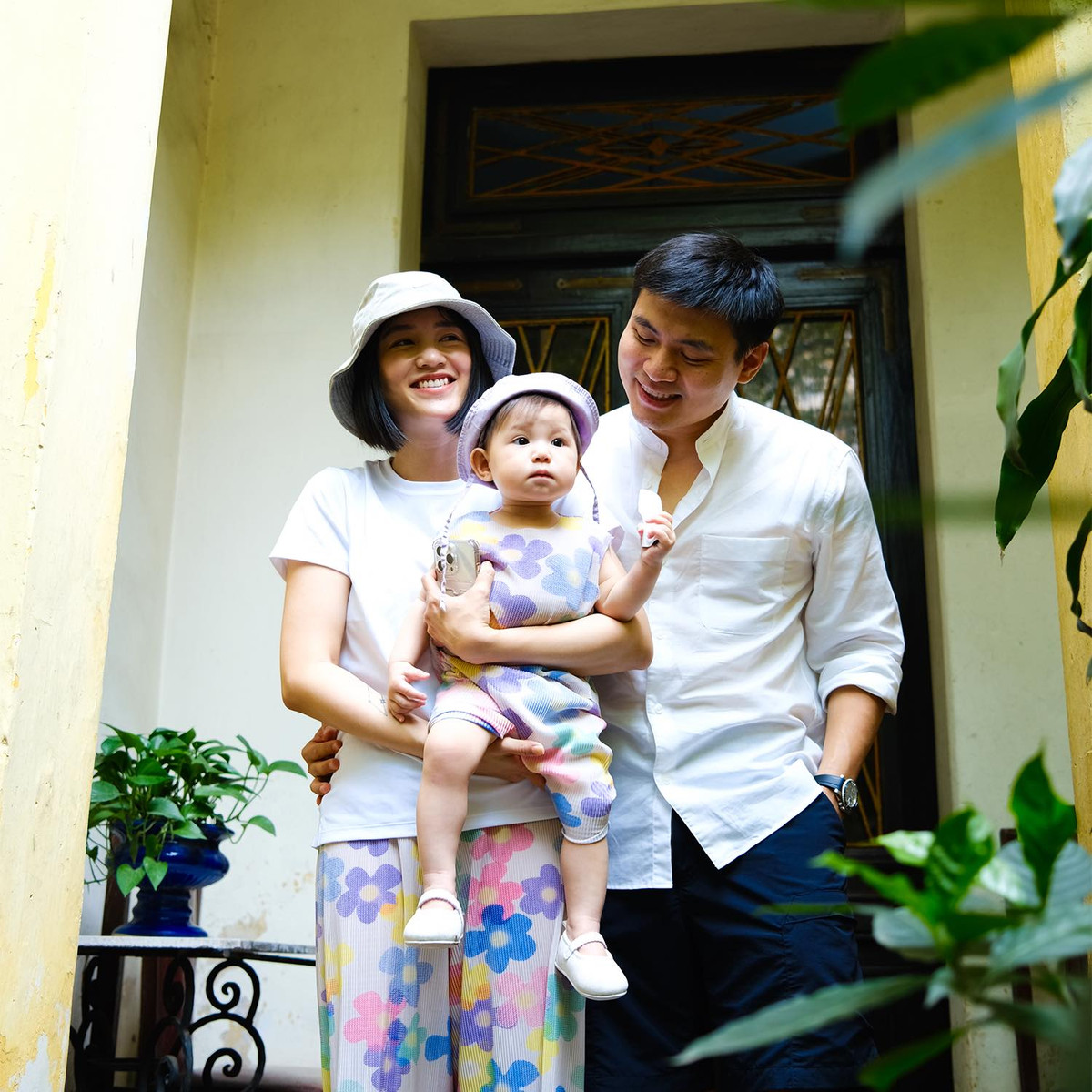 Hiện tại, cô bé đã hơn 1 tuổi. Từ khi chào đời, vẻ ngoài đáng yêu của Pam đã thu hút sự chú ý của mọi người.