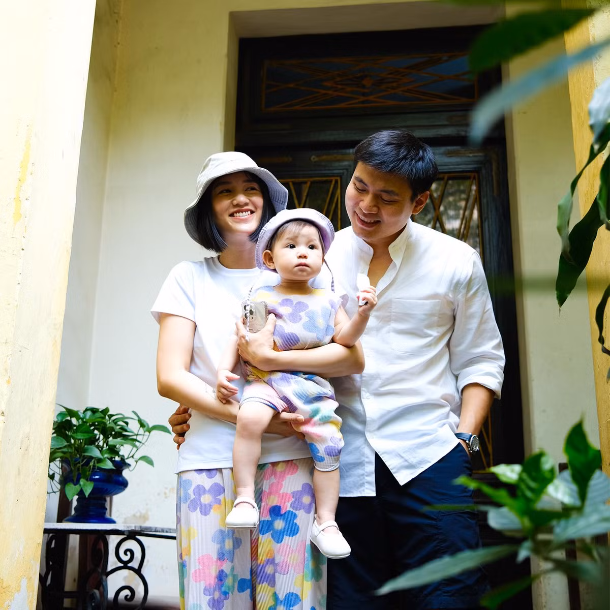 Hiện tại, cô bé đã hơn 1 tuổi. Từ khi chào đời, vẻ ngoài đáng yêu của Pam đã thu hút sự chú ý của mọi người.