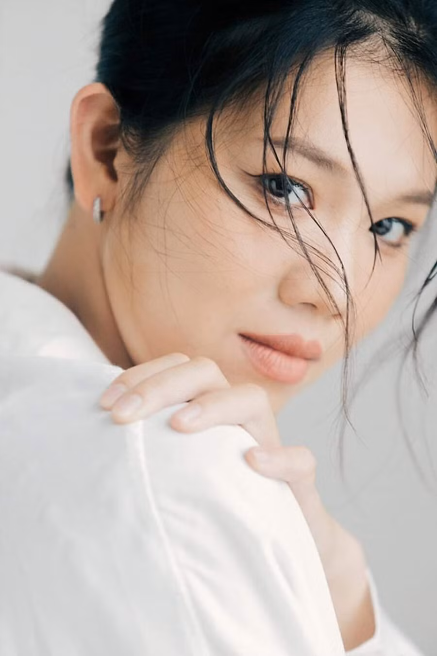 Ánh Viên của hiện tại biết trang điểm, mặc váy và đi giày cao gót.