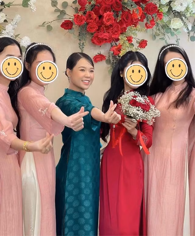 Trước những bàn tán về mình, Sam từng đăng tải clip giải thích gương mặt thay đổi chỉ vì cô tăng 4kg trong thời gian qua.